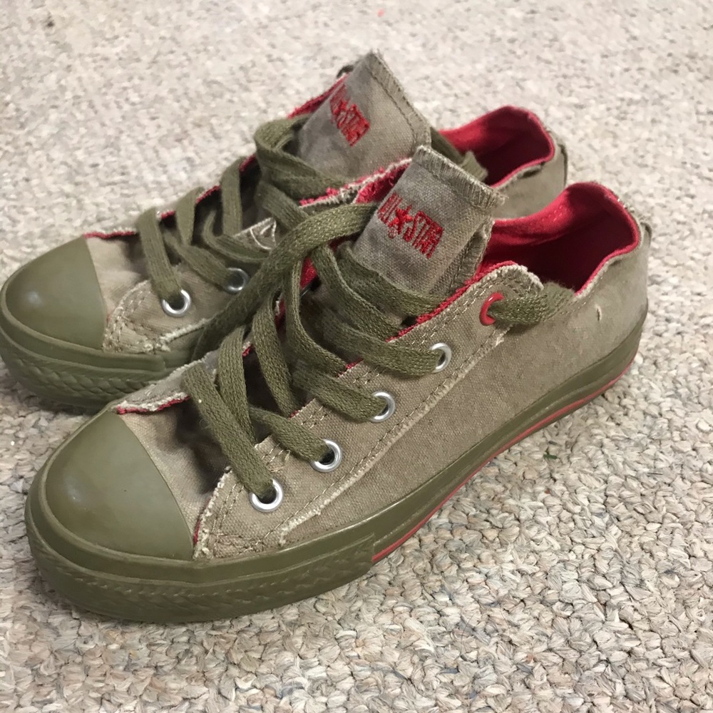 Converse shoes size 2